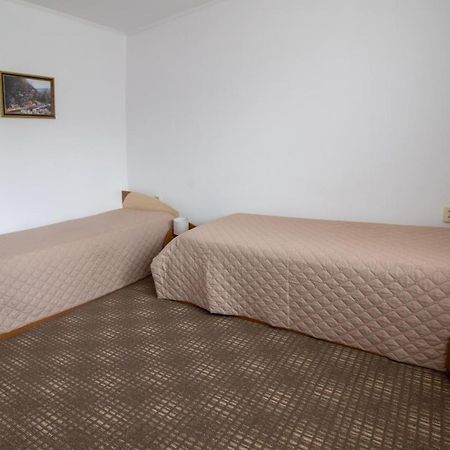 Family Hotel Panorama Chiflik Bagian luar foto